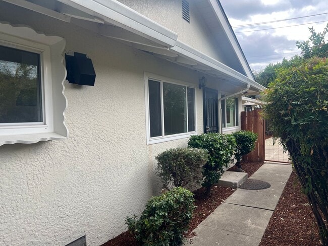 2110-2112 Town &amp; Country Lane - 2110-2112 Town &amp; Country Lane Unidad 2112
