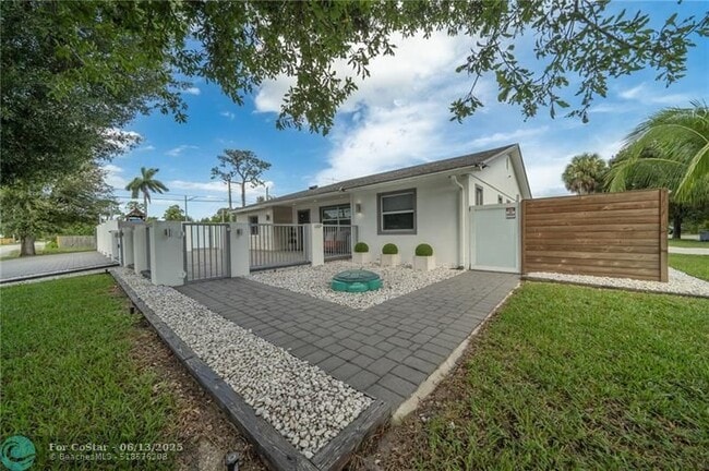 Photo - 15276 Harrison Rd House