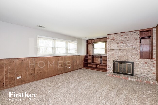 Photo - 644 N Ashbury Ave
