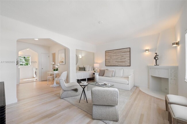 Building Photo - 750 Española Wy Unit 8