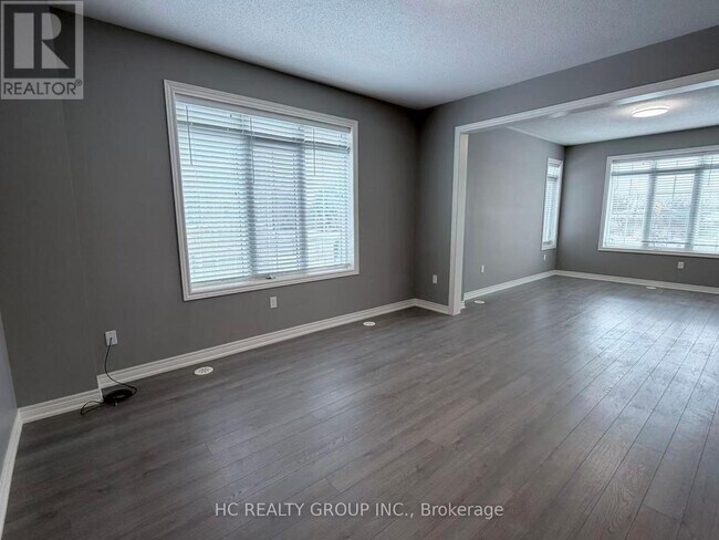 Photo - 152 Roy Grv Wy