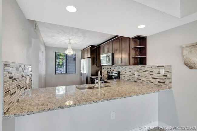 2741 Village Blvd Unidad 104