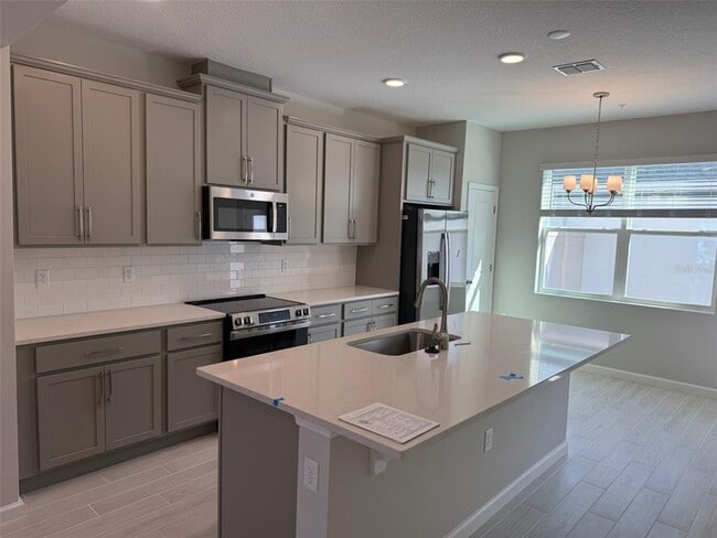 Photo - 619 Pothos St