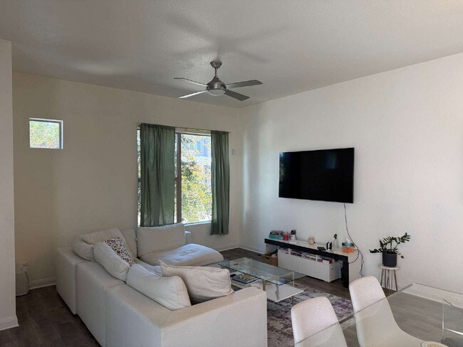 Photo - MOVE IN SPECIAL - $500 OFF 1st MONTHS' REN...