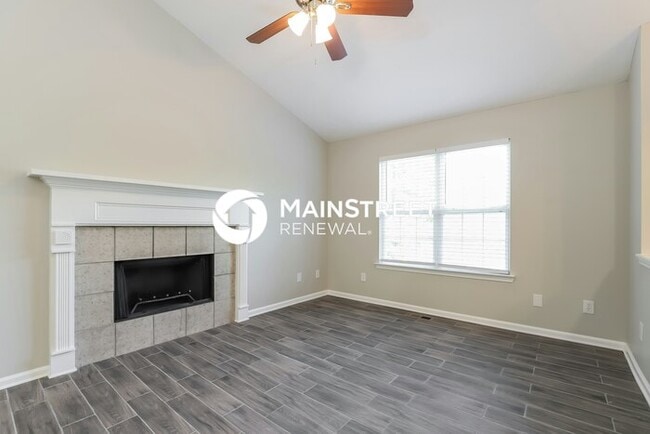 Photo - 3 Bedroom Pet-Friendly Home in FLOWERY BRANCH, GA with Main Street Renewal