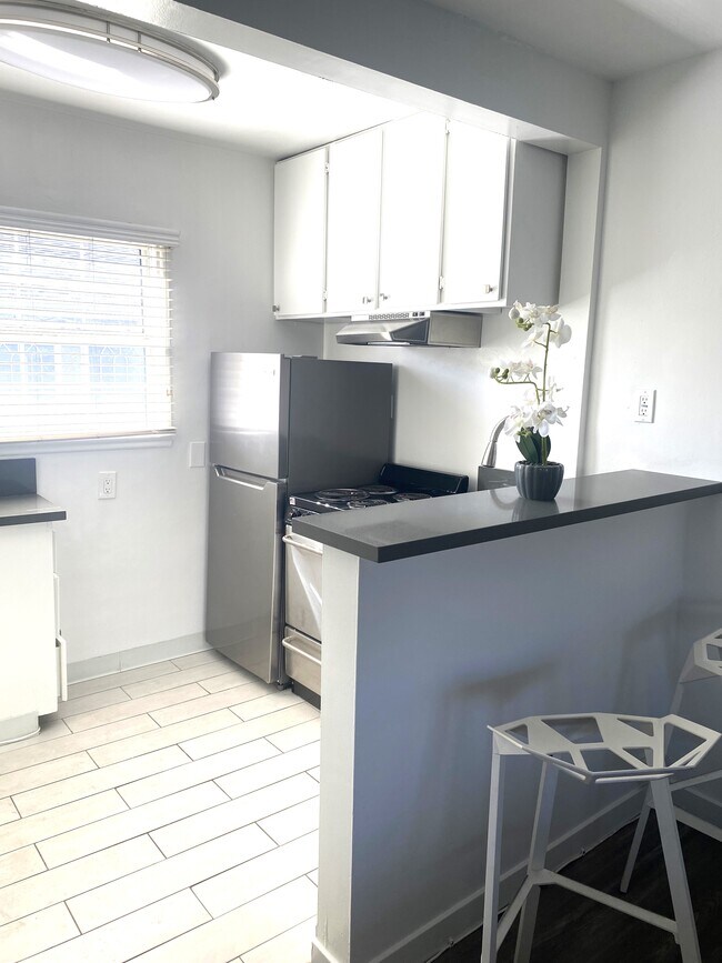 Photo - Lillian Way Apartments