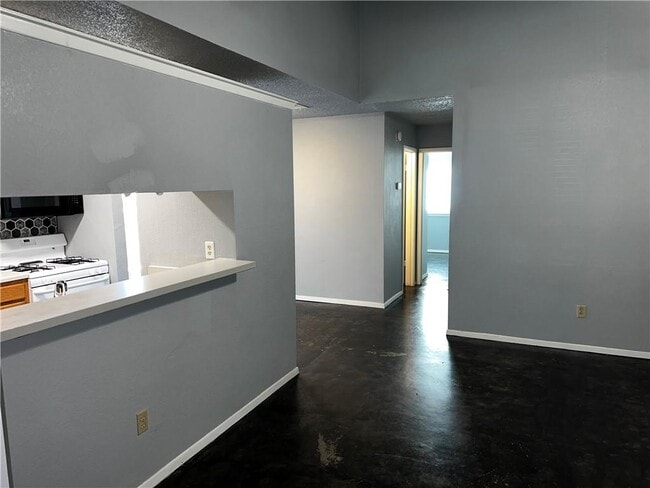 Photo - 617 Greenlawn Blvd