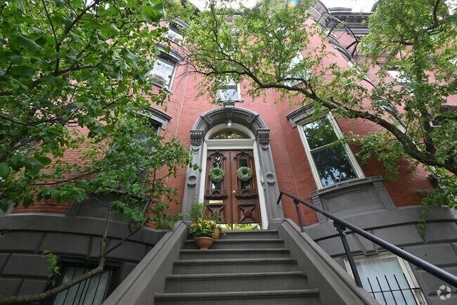 Building Photo - 486 Columbus Ave Unit 2 Rental