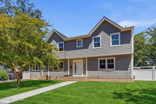 Photo - 19 Roslyn Dr