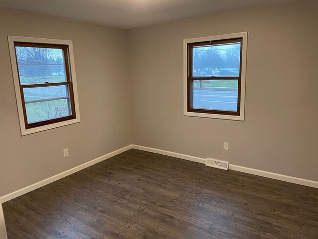 Photo - 3 Bed 1.5 Bath home **Available May***