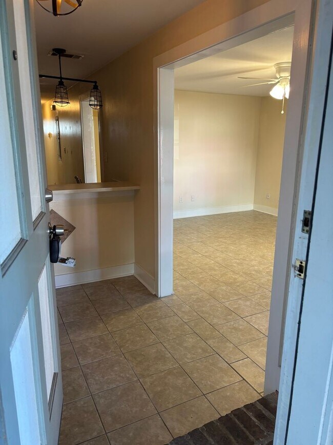 Photo - 209 E Duffy St