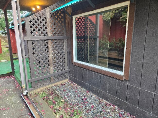 Photo - 308 Maple St