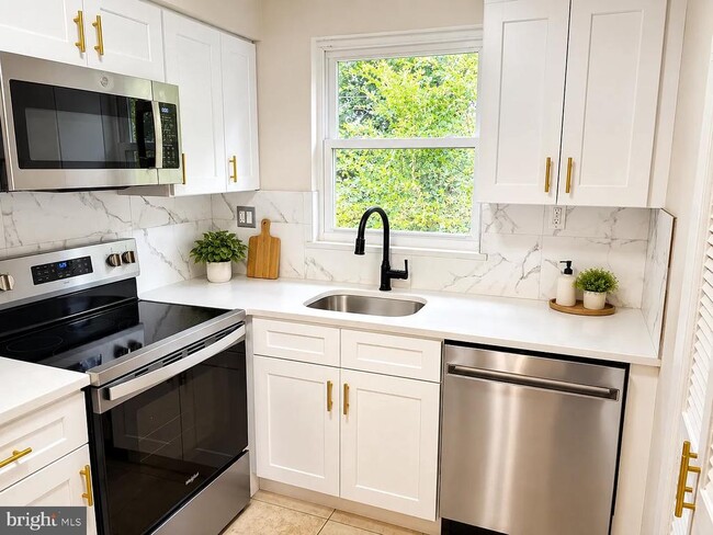 1294 Cooper St Unit B6