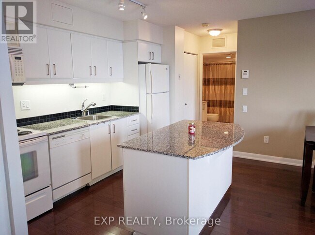 Photo - 33 Sheppard Ave E Unité 2806