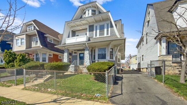 19 Newfield St Unit 2