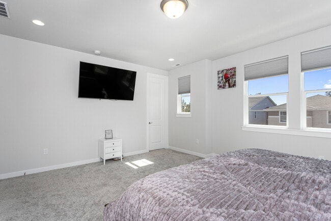 Photo - 6533 Lupine Ln