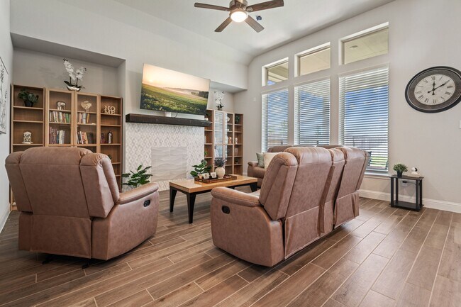 Photo - 20615 Grazing Foal Ln