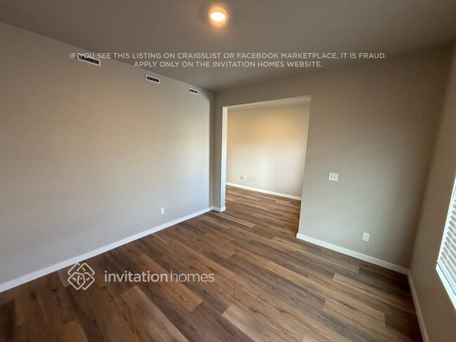 Photo - 957 Cascade Falls St