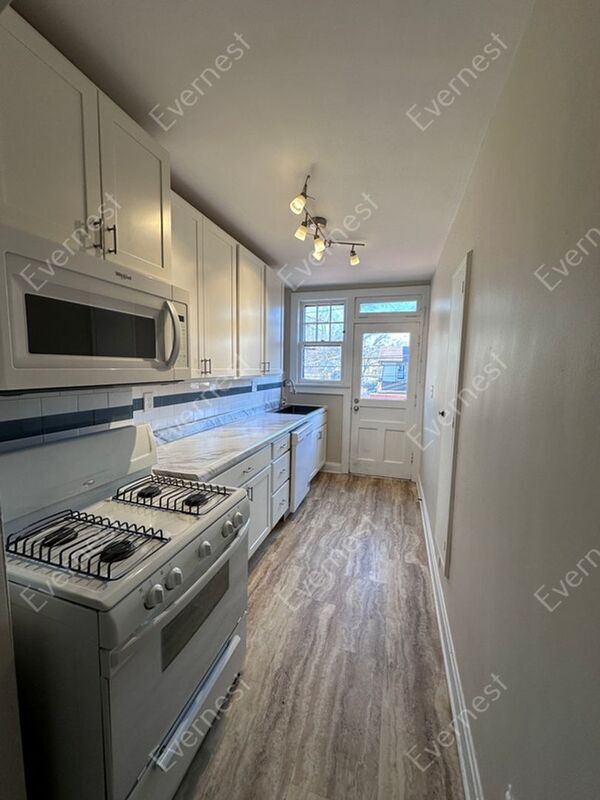 Photo - 3114 Indianola Ave Unit 4