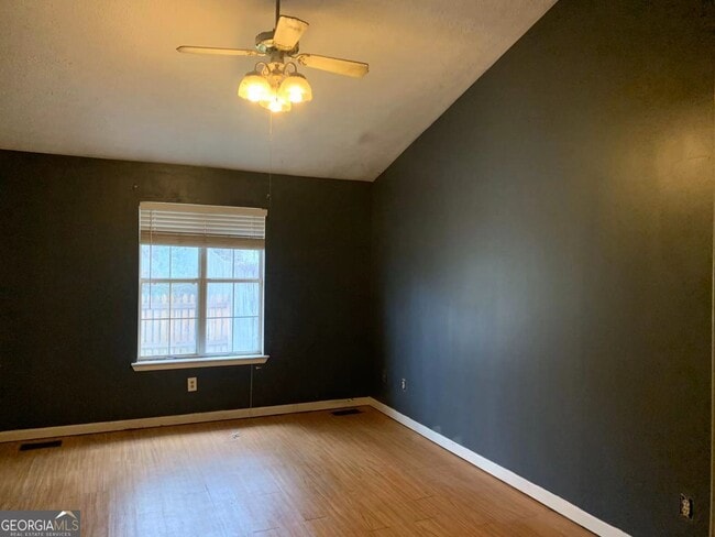 Photo - 1042 Kennesborough Rd NW