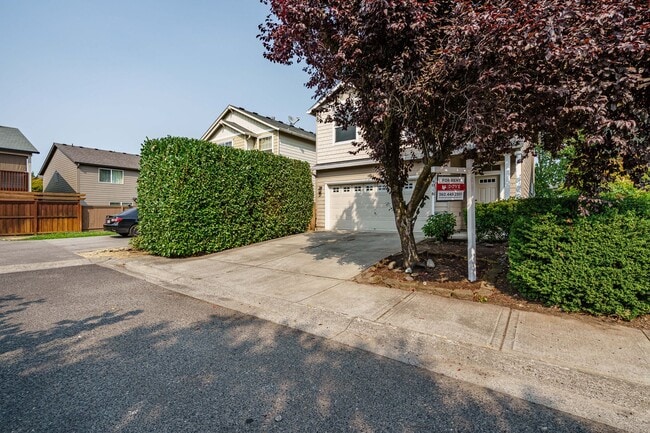 Photo - 3 bedroom 2.5 Bath - On Dead End Street - Low Maintenance Fenced Yard - Community Center with Swi...