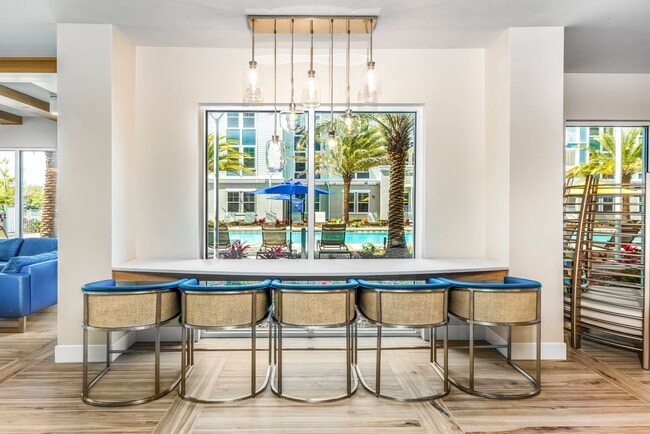 Photo - Magnolia Square