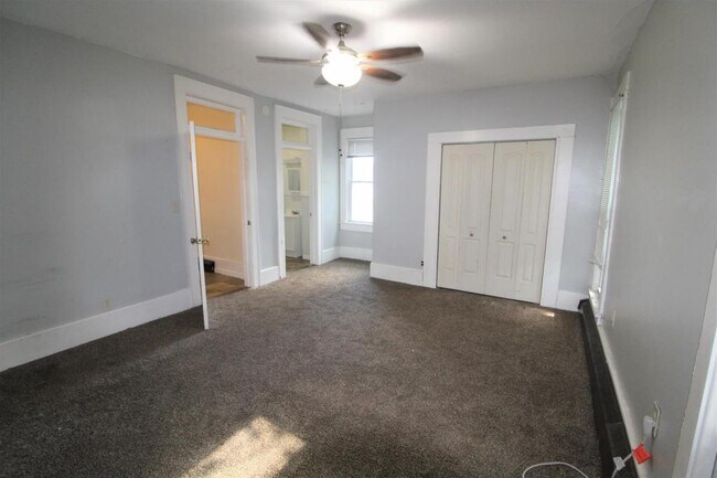 Photo - 2127 E Broadway