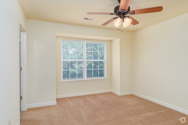 2BR, 2BA - 1,065SF - Bedroom
