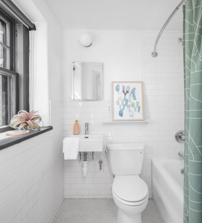 Photo - Reagan House