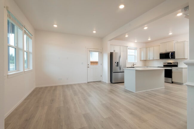 16214 204th Ave E