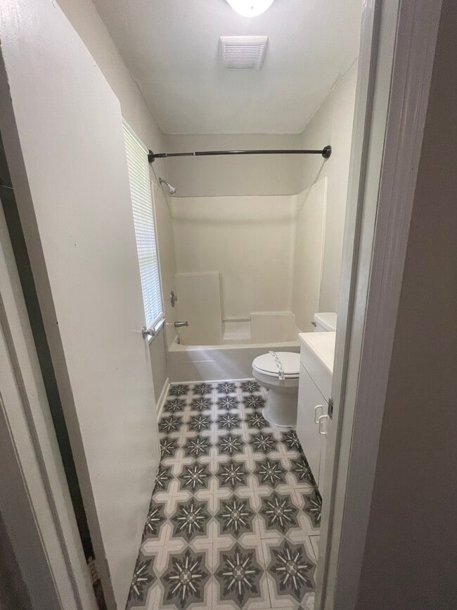 Photo - 103 Forest Way