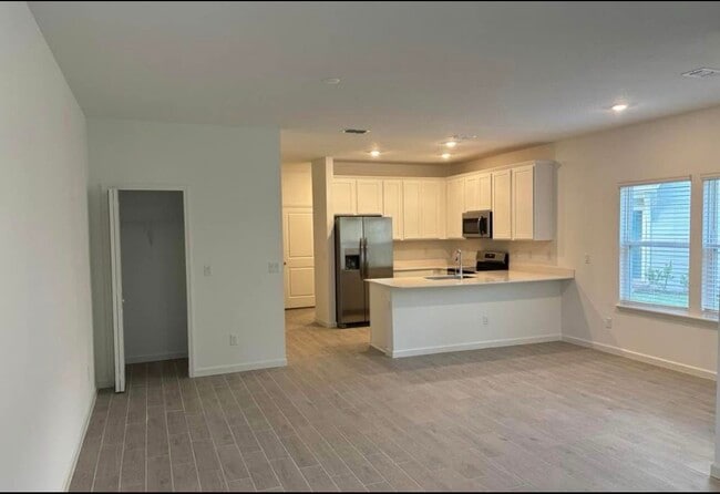 Photo - 272 Belfort Ct