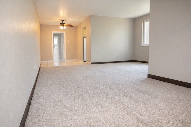WINCHESTER APARTMENTS -- 016