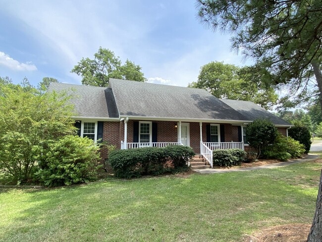 Building Photo - 21 Pineridge Dr