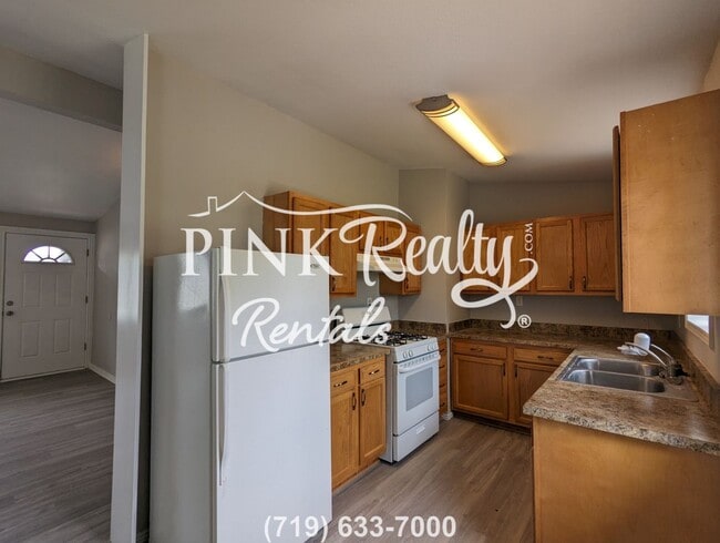 Photo - 123 Amherst St