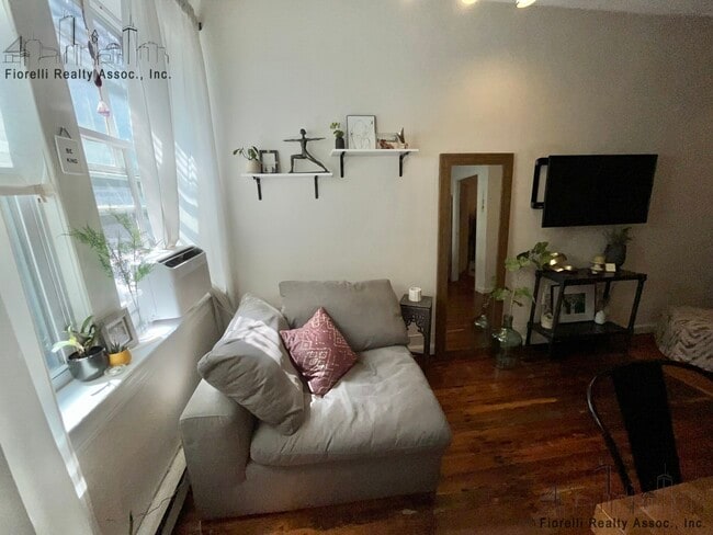 Building Photo - 99 Prince St Unit 4 Rental