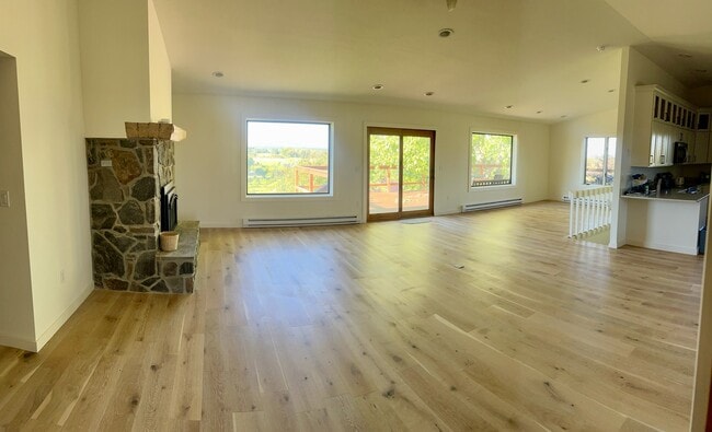 Living room - 5014 Justin Ln