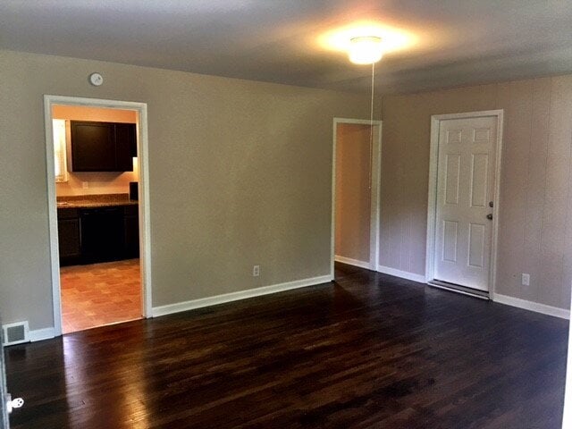 Photo - LAWRENCE 4 BEDROOM W/BASEMENT RECENTLY UPDATED! AVAILABLE NOW!