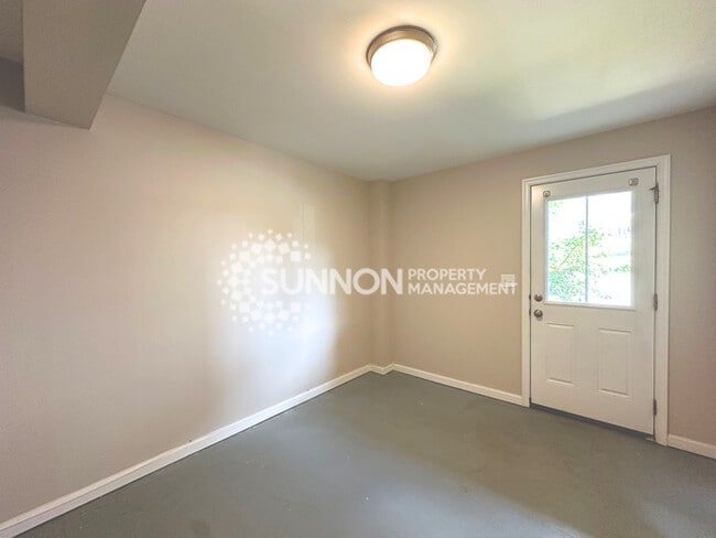 Photo - 3 Bedroom Townhome in Mountain Island