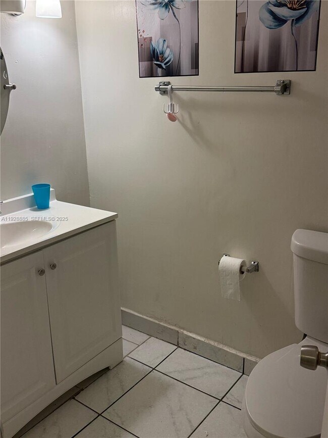 Photo - 1400 NE 191st St Unit 222