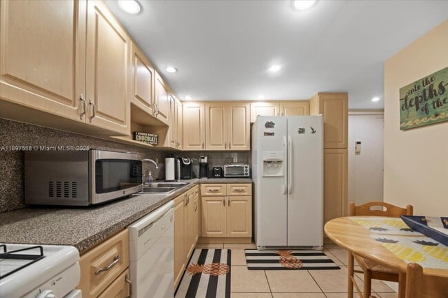 Photo - 3140 S Ocean Dr Unidad 207