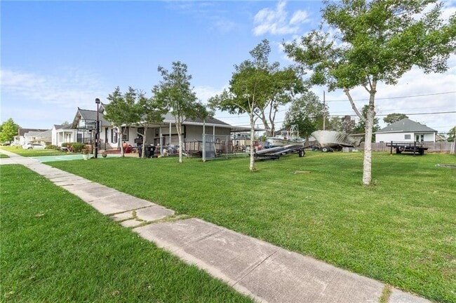 1528 Schnell Dr
