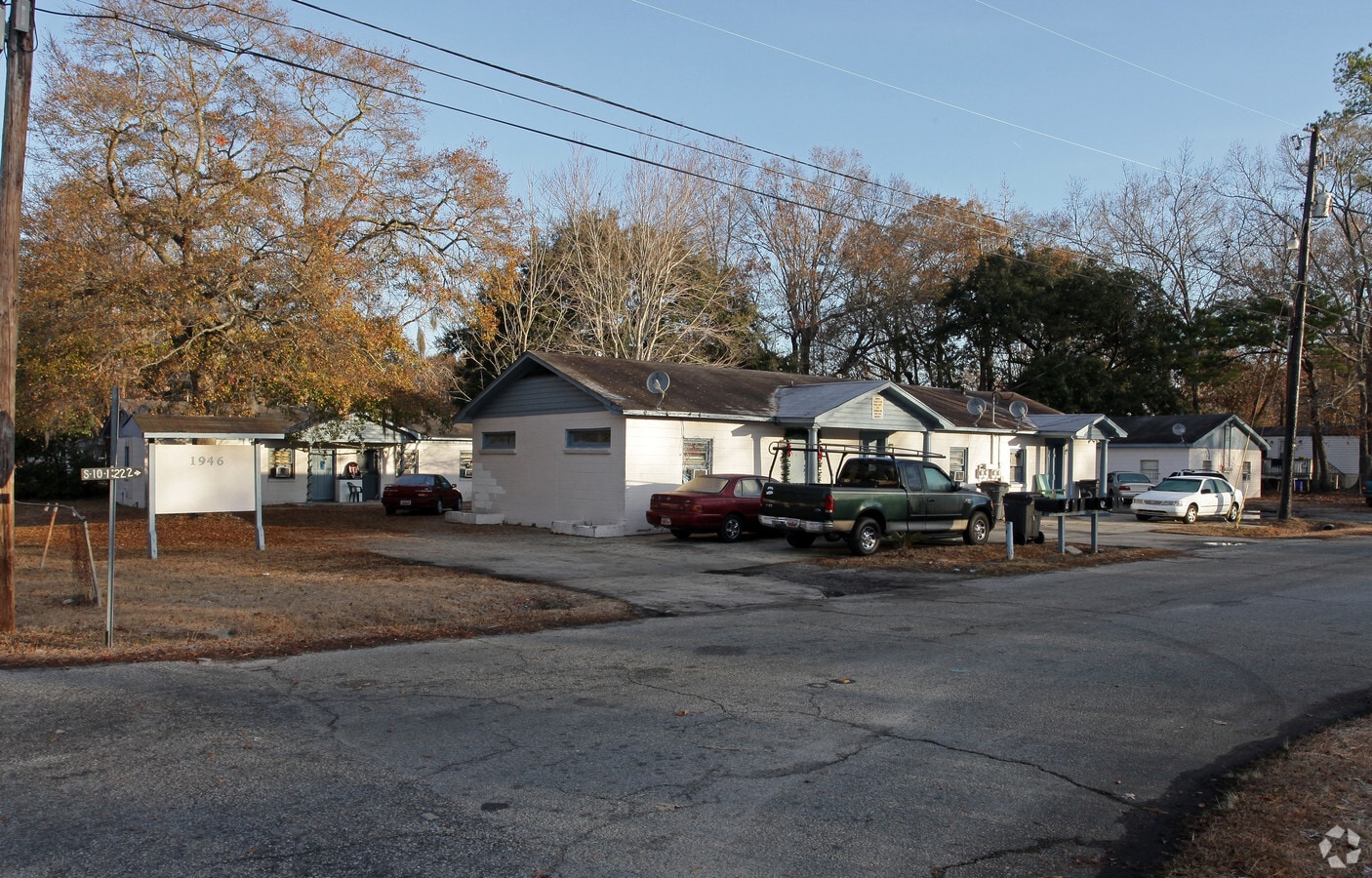 Iron Street Apartments - Iron Street Apartments