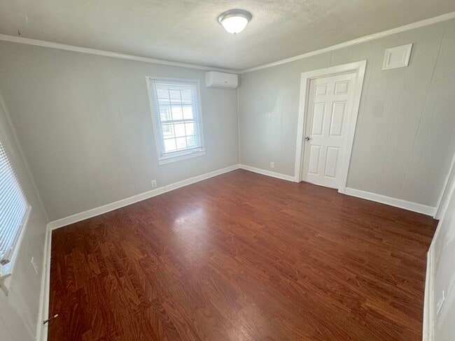 Photo - 104 Cushing St