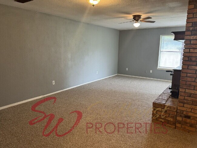 Photo - Charming 3 bedroom 2 bath on 2 acres within city limits!