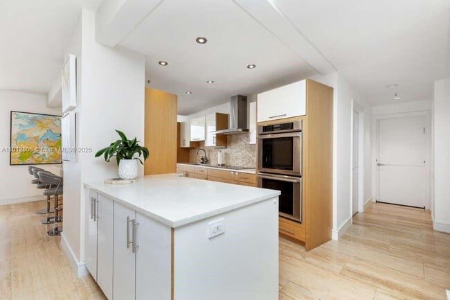 Photo - 808 Brickell Key Dr Unit 2504