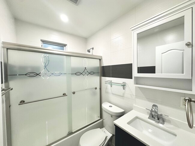 Building Photo - 14666 Huxley St Unit 1 Rental
