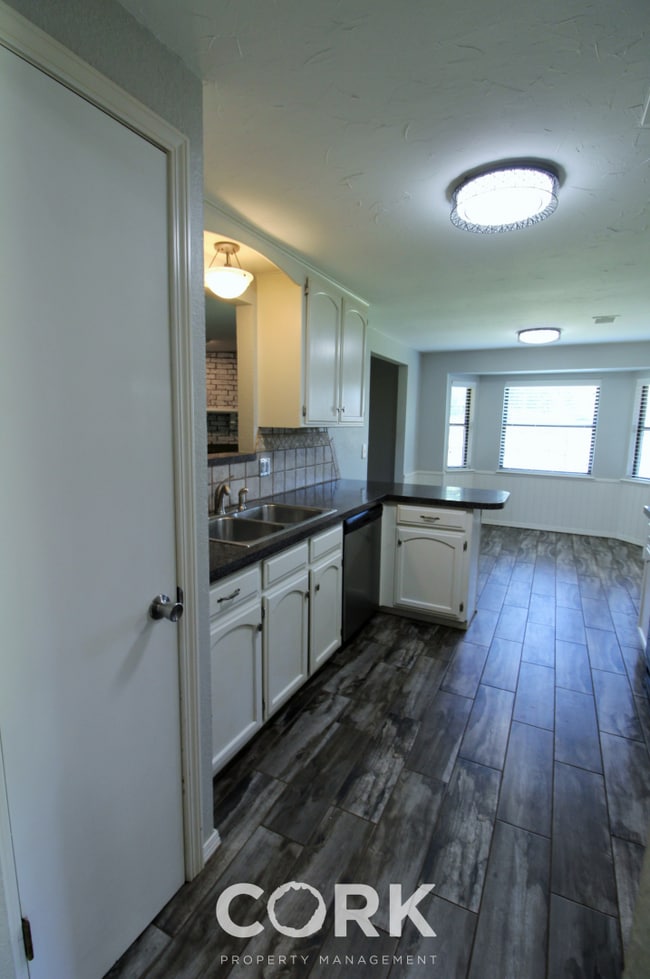 Photo - 1301 Del Norte Dr