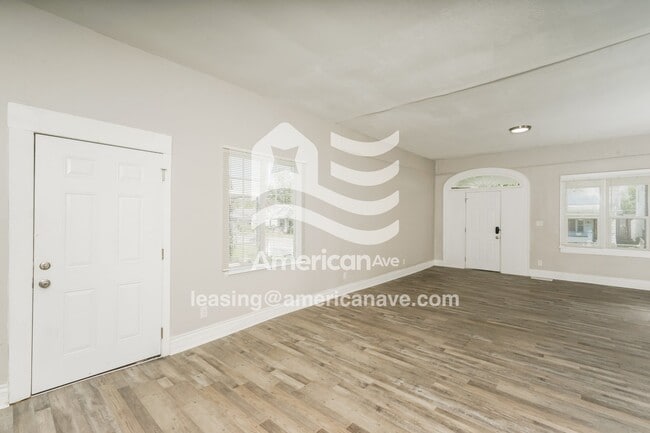 Photo - 2810 St Xavier St