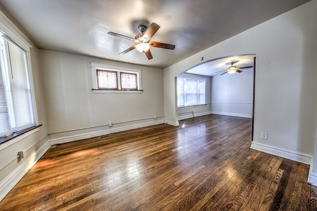 Building Photo - 5231 S Grand Blvd Unit 1F Rental